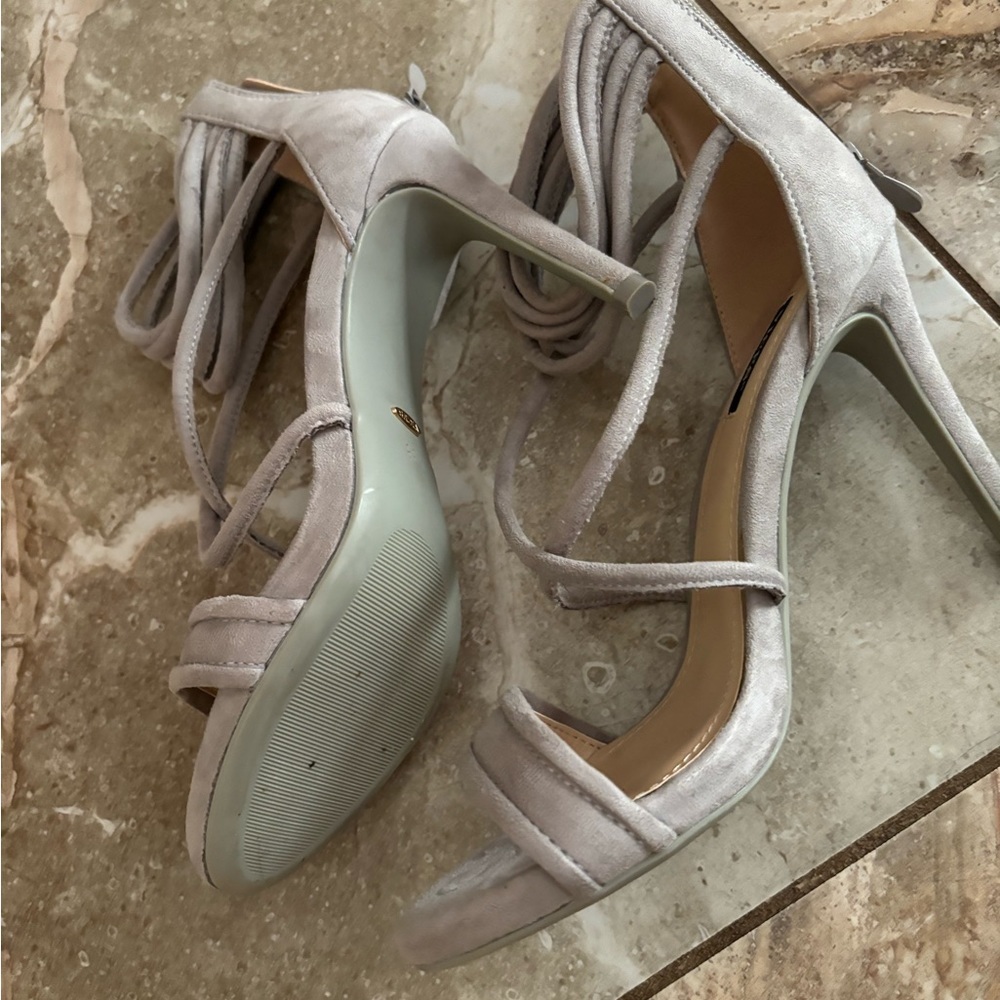 New gray suede Vice heels size 8 - Picture 7 of 7